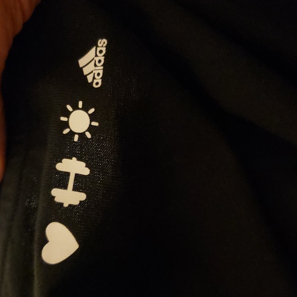 💥BUY 2 GET 1 FREE ADIDAS Lounge Long Sleeve Tee in Black, Men's M & L, $45.00 - Picture 4 of 5